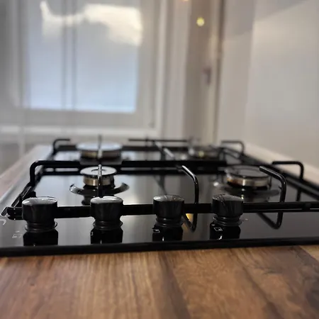 Tiny Universitate Apartment