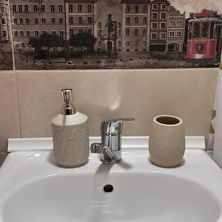 Tiny Universitate Apartment