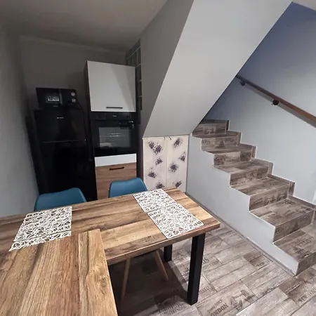 Tiny Universitate Apartment *